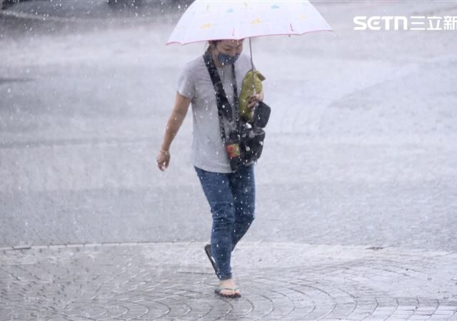 台灣新聞通訊社-快訊／雨彈開炸！2縣市大雨特報　一路下到晚上