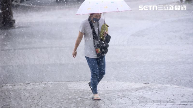 台灣新聞通訊社-快訊／雨彈開炸！2縣市大雨特報　一路下到晚上