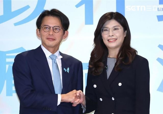 台灣新聞通訊社-藍白合！鄭麗文黃國昌首度合體挺他　鄭麗文喊：嘉義贏2028就會大贏