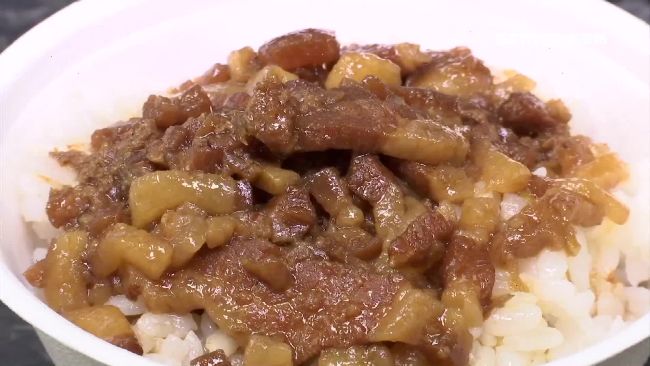 台灣新聞通訊社-台中魯肉飯高薪徵才引熱議!「做4休1」月薪63K…前員工揭內幕勸退