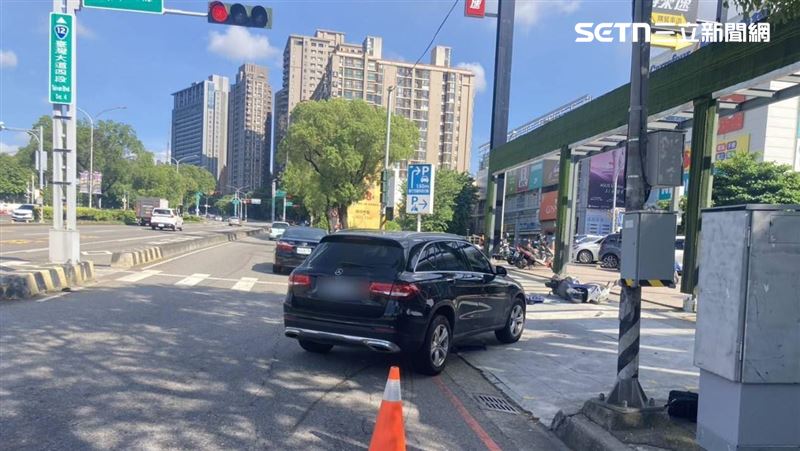台灣新聞通訊社-快訊/買得來速撞死人!台中賓士男右轉撞飛機車…騎士摔飛送醫不治