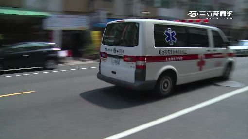 台灣新聞通訊社-苗栗台13線驚悚車禍!重機失控自撞護欄 22歲騎士噴飛、墜10米橋下命危