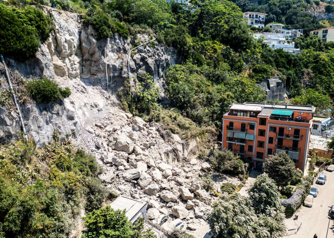 台灣新聞通訊社-義大利那不勒斯4.7地震數十人受傷　多棟老建築受創