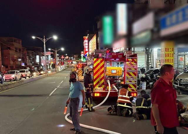 台灣新聞通訊社-快訊》五金行火警「燒毀5台電動車」　新莊下班車潮塞爆