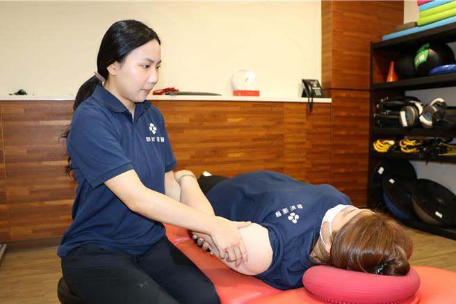 台灣新聞通訊社-乳癌術後恐成「大象手」醫揭早期淋巴水腫警訊