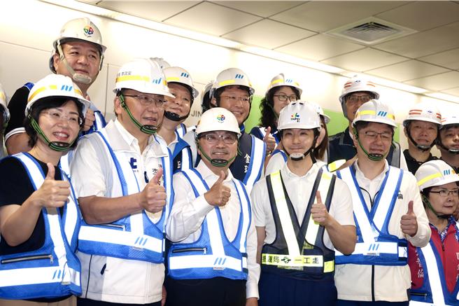 台灣新聞通訊社-抓包蘇巧慧「搶先踩場」捷運測試 藍小雞諷只會狂蹭蔣 侯