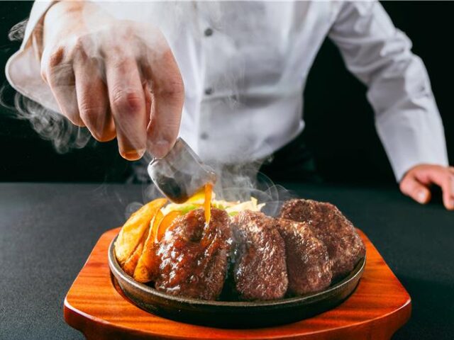 台灣新聞通訊社-日本人氣漢堡排找5大男神陪吃飯！限定套餐、收藏特典一次收