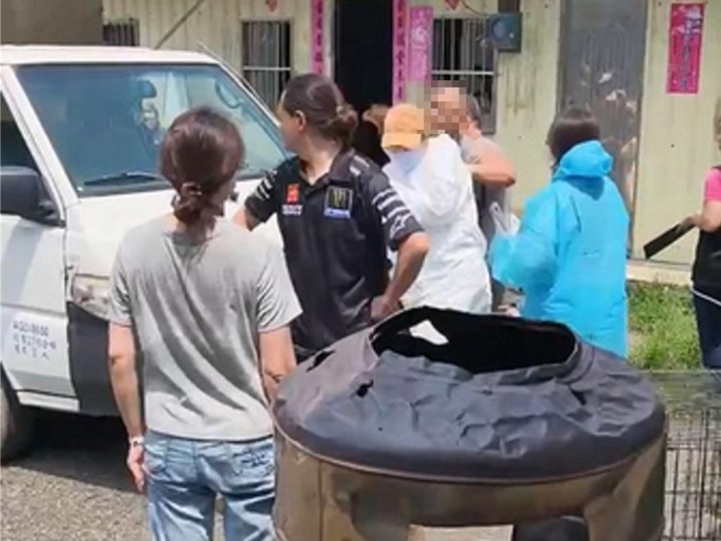 台灣新聞通訊社-「環境太差」15隻愛犬遭沒入爆衝突! 男子怒毆動保女下場曝