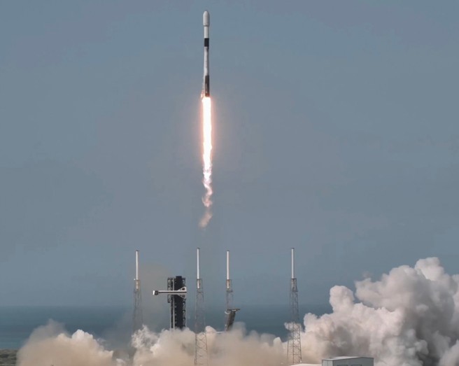 台灣新聞通訊社-影》美擴散式戰略大轉變!SpaceX加速發射機密間諜衛星