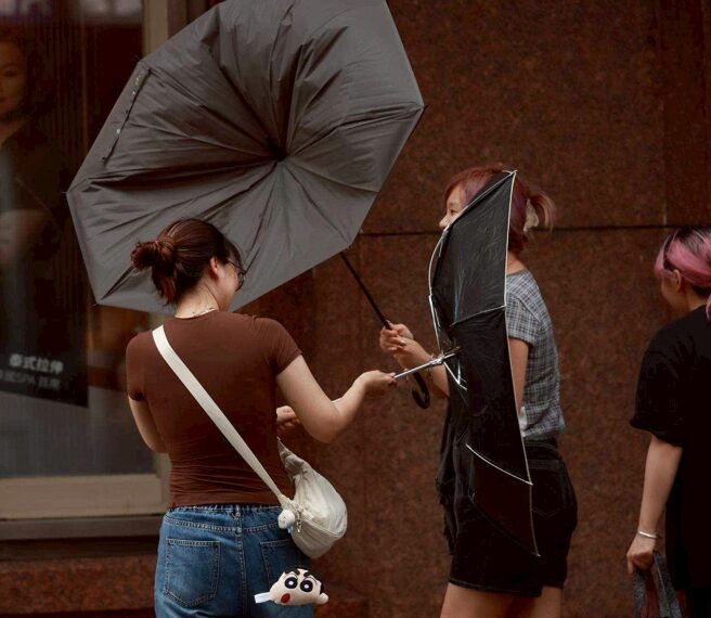 台灣新聞通訊社-白海豚最快周五發海警 周末雨勢最劇烈 全台防強風
