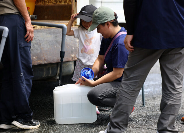 台灣新聞通訊社-熊本強震》高溫停水7天超煎熬　災民高喊「最需要的是水」