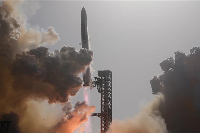 台灣新聞通訊社-SpaceX上市後首度公布營收 馬斯克將面臨投資人質問