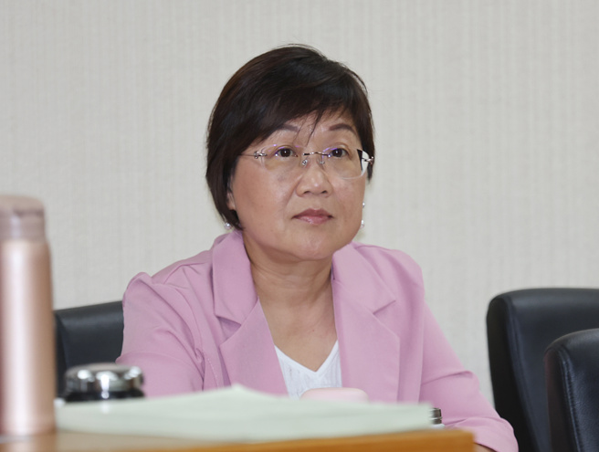 台灣新聞通訊社-出國考察報告惹議 徐佳青甩鍋蔣家 陳揮文不忍了喊：砍這預算