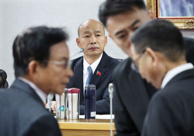 台灣新聞通訊社-審總預算案趕業績 韓國瑜忙中有錯 誤喊她「蔡英文委員」