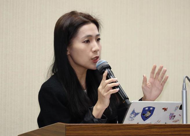 台灣新聞通訊社-台糖5月得知苯駢芘問題 徐巧芯驚爆董事長背景