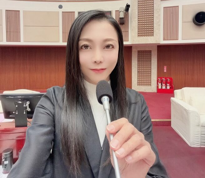 台灣新聞通訊社-打造亞洲最友善親子捷運 闕枚莎推動彩繪列車2.0「移動式雙語教室」