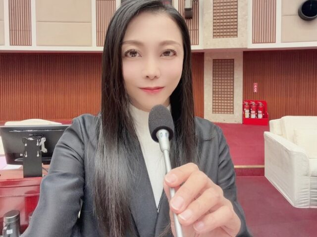 台灣新聞通訊社-打造亞洲最友善親子捷運  闕枚莎推動彩繪列車2.0「移動式雙語教室」