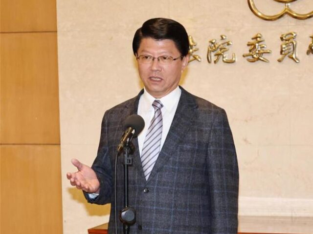 台灣新聞通訊社-公帑搶進國票金卻挺高薪親綠副董   謝龍介：不是門內看不清楚