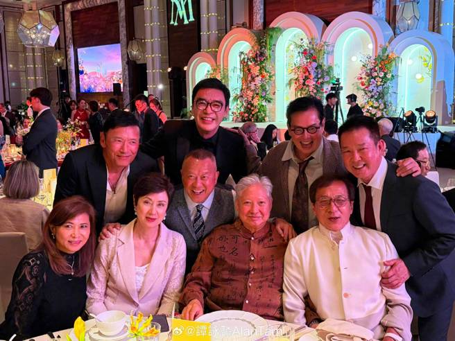 台灣新聞通訊社-港片黃金時代大咖合體!「嘉禾三寶」婚禮驚喜同框 影迷全哭了