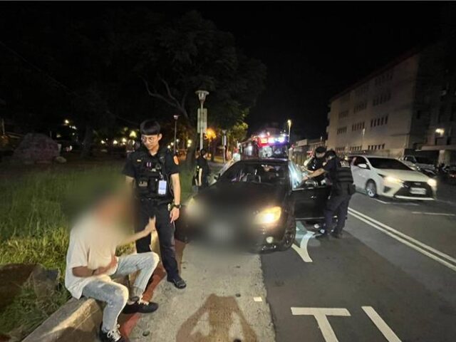 台灣新聞通訊社-桃園21歲男毒駕上路還藏2把槍！警攔查當場查獲送辦