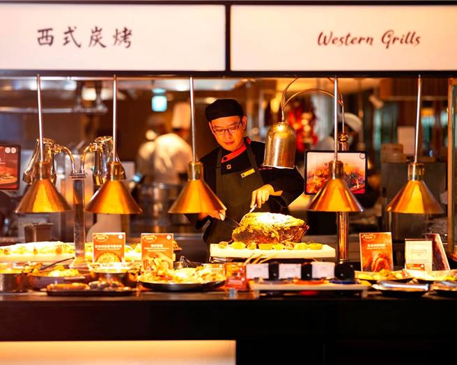 台灣新聞通訊社-快看身分證!名字有「凱、撒」Buffet全桌8折 4人同行1人免費