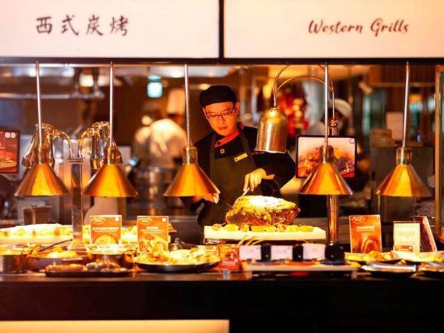 台灣新聞通訊社-快看身分證！名字有「凱、撒」Buffet全桌8折 4人同行1人免費