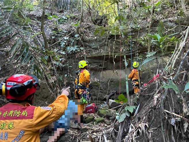 台灣新聞通訊社-失智翁出門失蹤!困深山4天靠喝水過活 果農巡田驚見人影破案