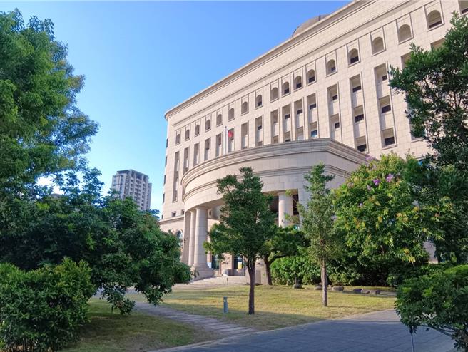 台灣新聞通訊社-護國神山險遭掏空 竹檢密搜12處斬非法陸企