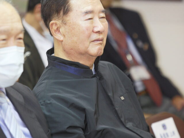 台灣新聞通訊社-上將妻與勤務兵私奔 記者內心最掙扎的報導