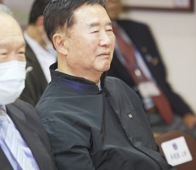 台灣新聞通訊社-上將妻與勤務兵私奔 記者內心最掙扎的報導