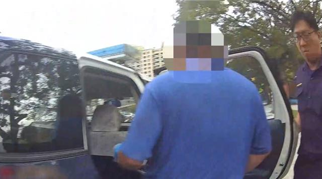 台灣新聞通訊社-高雄男沿路「無照毒駕」蛇行   瞎扯「正在戒」秒吞13.8萬罰單送辦