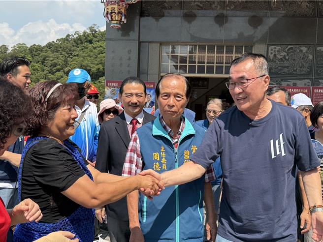 台灣新聞通訊社-侯友宜喊接棒者要重視宗教力量 李今勤跑三鶯4宮廟