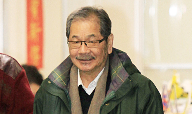 台灣新聞通訊社-吳乃仁欠台糖1.7億因病獲釋!爆豪車接送健身 法界:可再抓回去