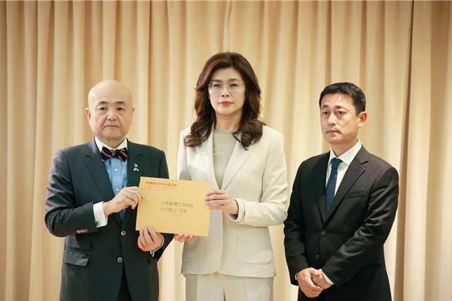 台灣新聞通訊社-日感謝鄭麗文捐款青鳥氣炸 打去藍委辦公室問:為何不反日?