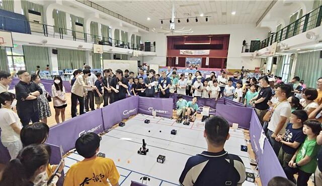 台灣新聞通訊社-首屆高雄智創機器人大賽登場 一甲國中勇奪金銀雙獎