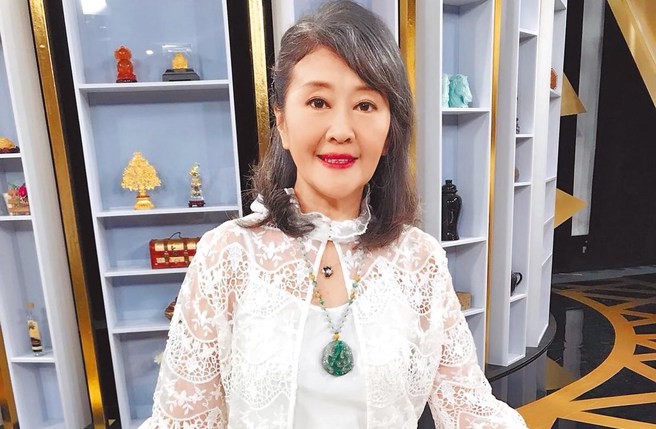 台灣新聞通訊社-《一代皇后》資深女星月收不到萬元!省錢抗暑自曝「上圍升2級」