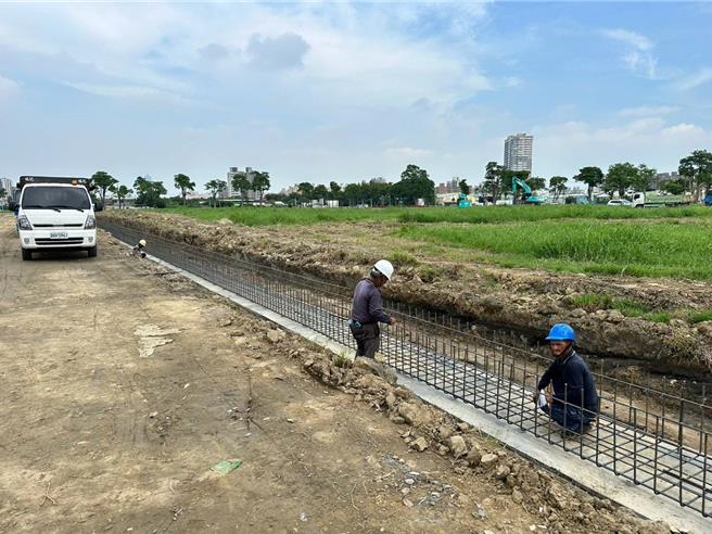 台灣新聞通訊社-大林蒲遷村地驚見路沖?市府承諾換地不影響一坪換一坪