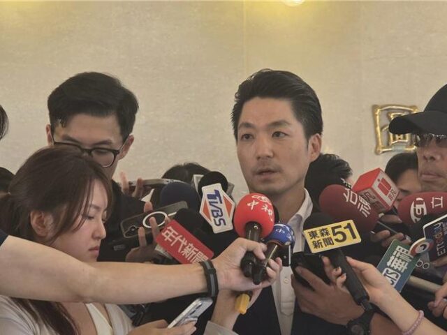 台灣新聞通訊社-拋倒閣沈伯洋酸應回歸市政 蔣萬安續轟：行政院長當然要負政治責任