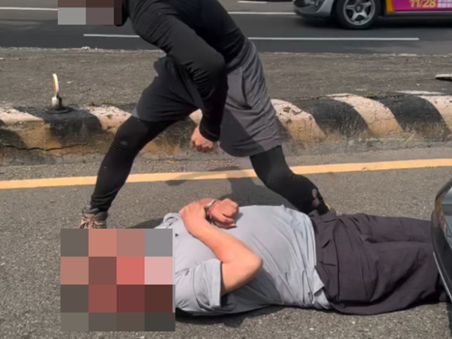 台灣新聞通訊社-台中行車糾紛！阿北持刀嗆人反遭打趴 「眼耳滲血抽搐」駭人畫面曝