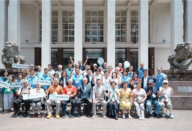 台灣新聞通訊社-上百位議員、職員「回娘家」見證新竹市議事廳發展史
