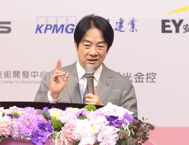 台灣新聞通訊社-賴民調「死亡交叉」被毒油燒到?郭正亮吐4字:得逞了