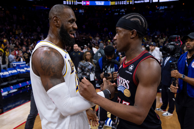台灣新聞通訊社-NBA》詹皇降臨七六人組豪華軍團!新星放話:不奪冠就是失敗