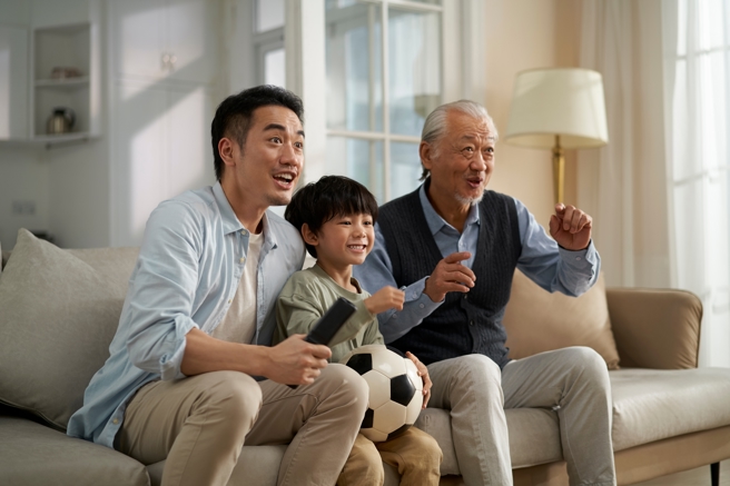 台灣新聞通訊社-長輩看球賽也能抗憂鬱 日本研究曝每周觀賽1次風險降29%