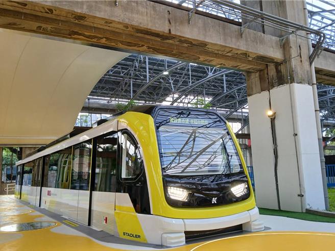 台灣新聞通訊社-高雄機廠變親子樂園!捷運黃線1:1模型車廂首曝光