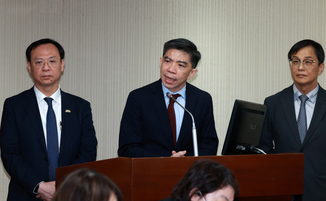 台灣新聞通訊社-中聯致癌油誰放行?17頁會議紀錄曝光 許輔:全面下架將牽連下游