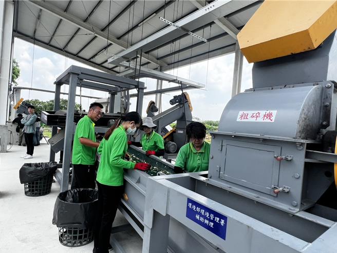 台灣新聞通訊社-告別蔬果漂漂河！西螺耗資千萬生廚餘廠啟用 廢菜變黃金