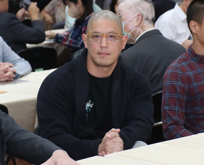 台灣新聞通訊社-蔣友柏「先活過50歲」成人生目標!揭父親教誨:不要負這個姓