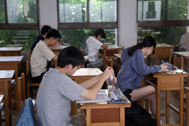 台灣新聞通訊社-成大中文vs.元智電機!他怕選錯後悔 工程師曝職場真相