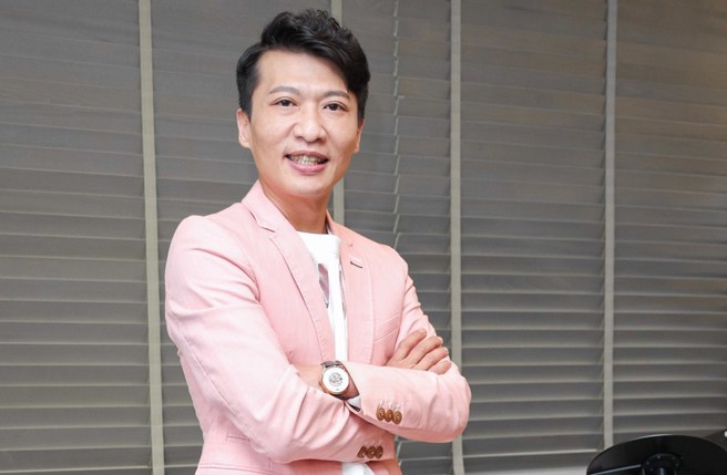 台灣新聞通訊社-方順吉面試8次遭酸「以為多有名」!轉戰直播圈關鍵原因