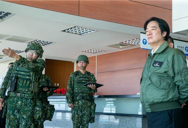 台灣新聞通訊社-影》漢光演習驗證戰場應變 賴清德登八里艦視導濱海打擊